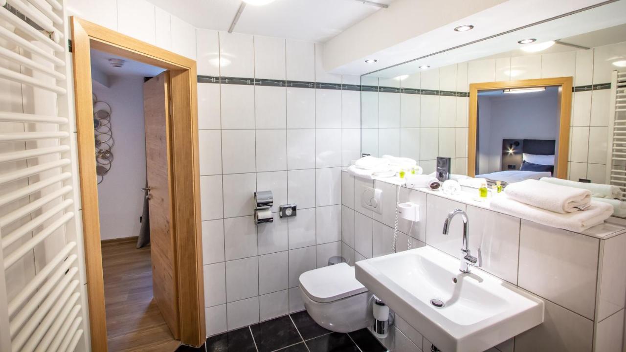 Steinhaus 1718 Hotel Budingen Bagian luar foto