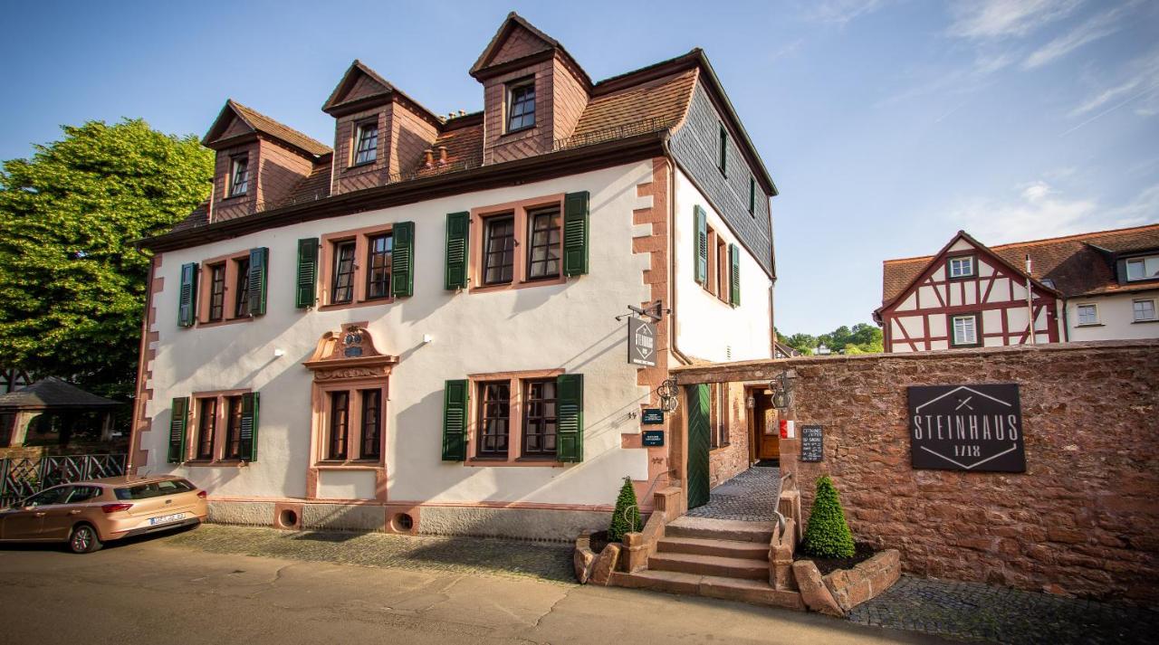 Steinhaus 1718 Hotel Budingen Bagian luar foto